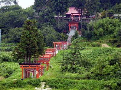 高屋敷稲荷神社 鳥居と社殿