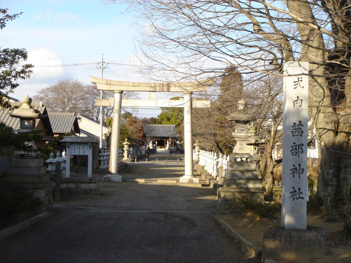鳥居と拝殿