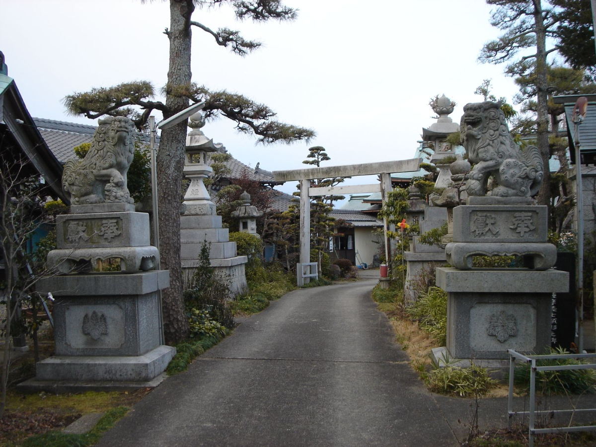 鳥居と参道