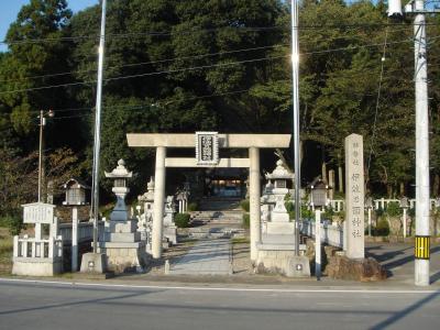 伊波乃西神社 鳥居と参道