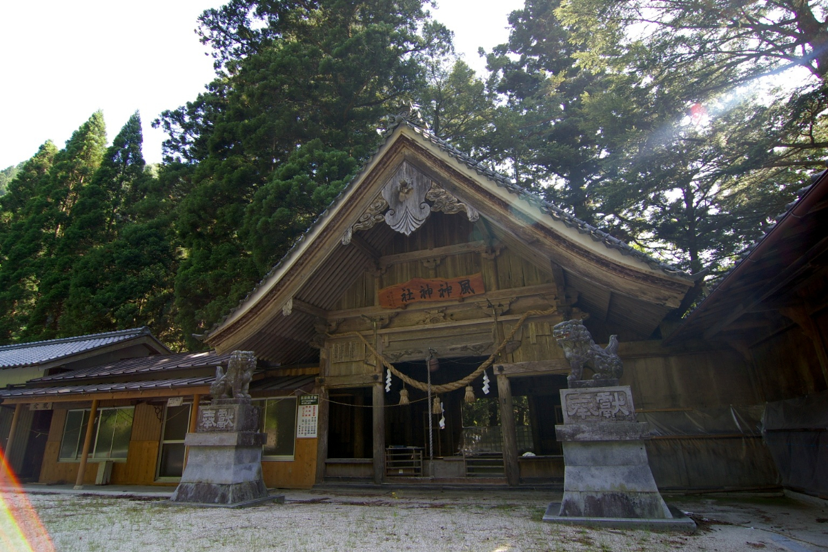 拝殿