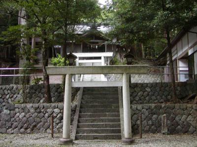 神田神社 鳥居と拝殿