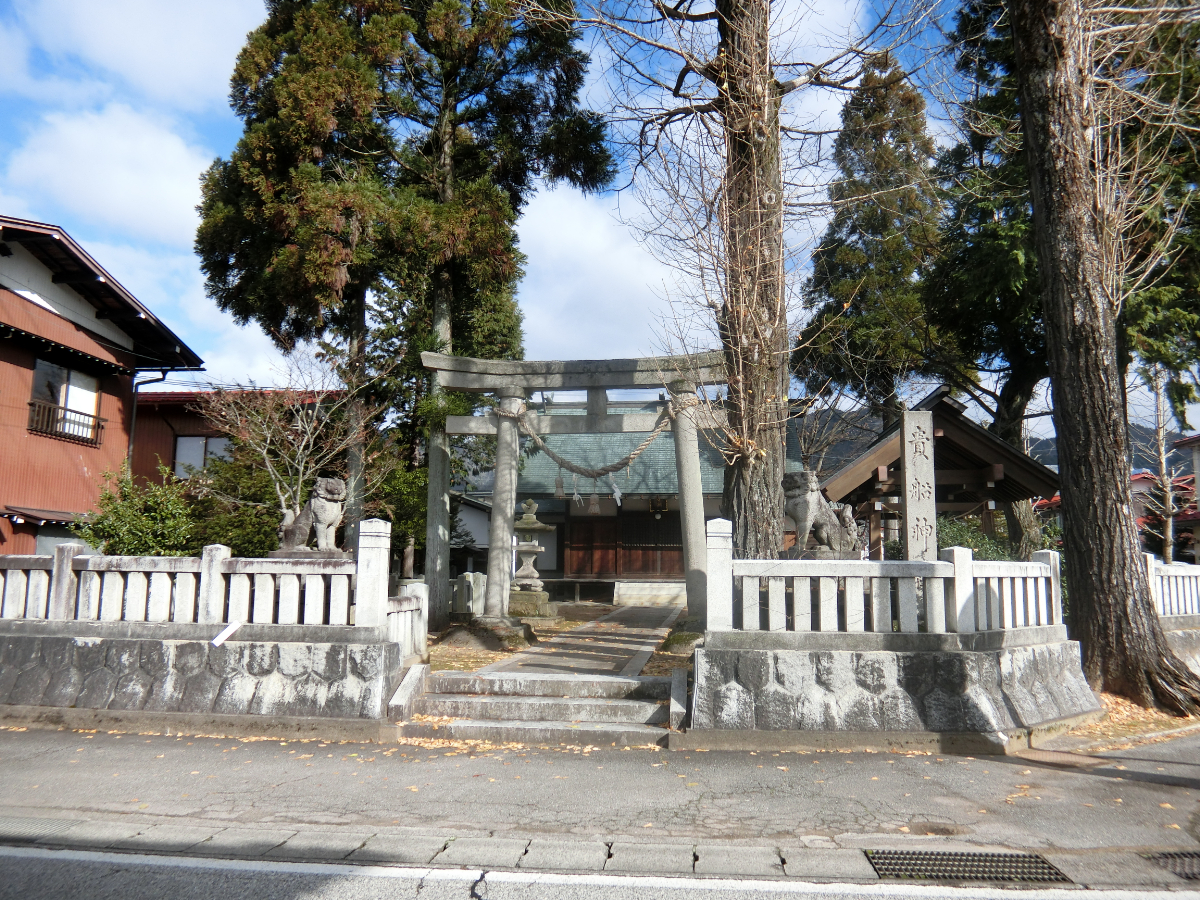 鳥居と拝殿