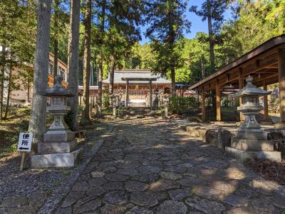 苗木神明神社 鳥居と拝殿と参道