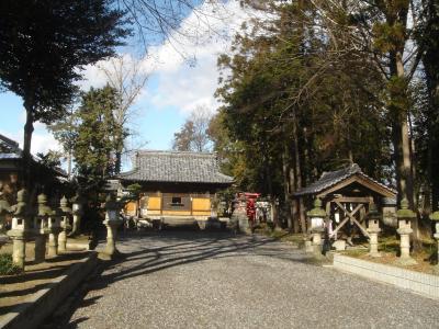 津神社 参道と拝殿