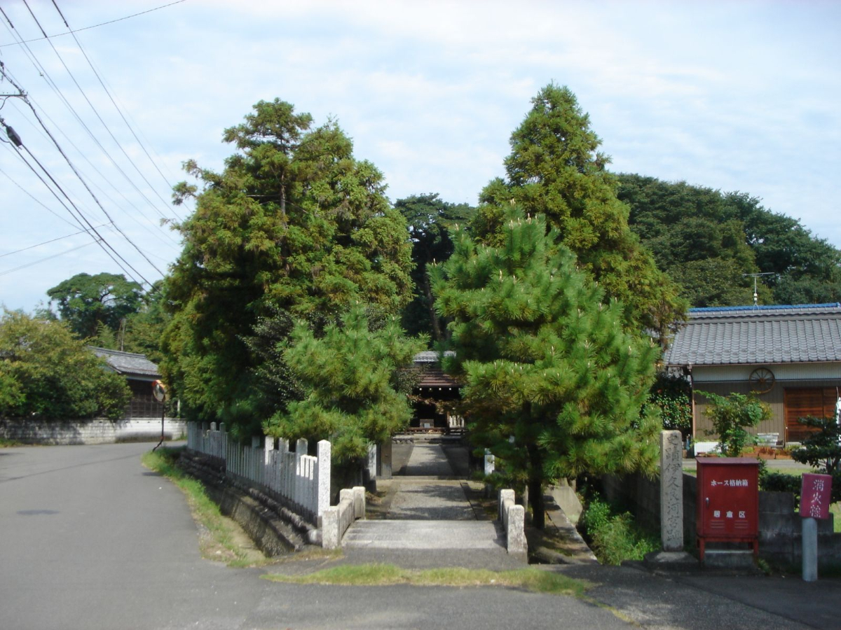 参道と入口