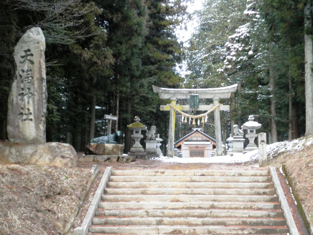 鳥居と社号標