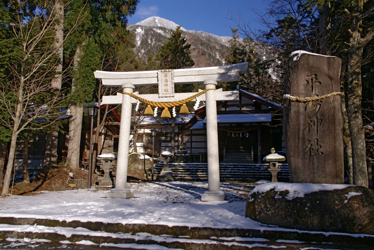 鳥居と社号標