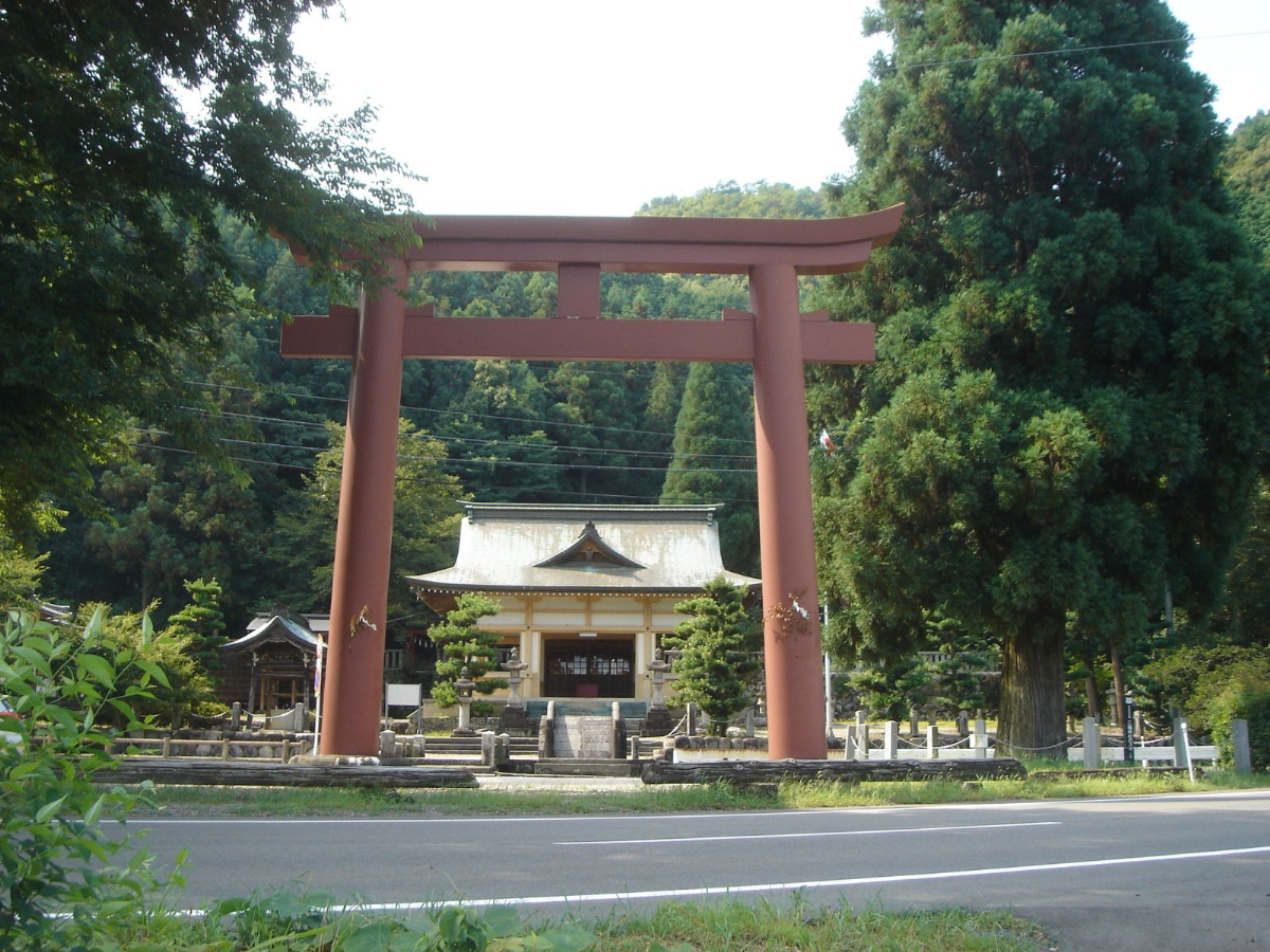 鳥居と拝殿