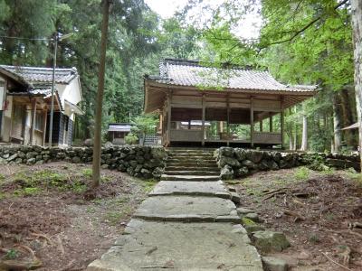 矢作神社 参道と社殿