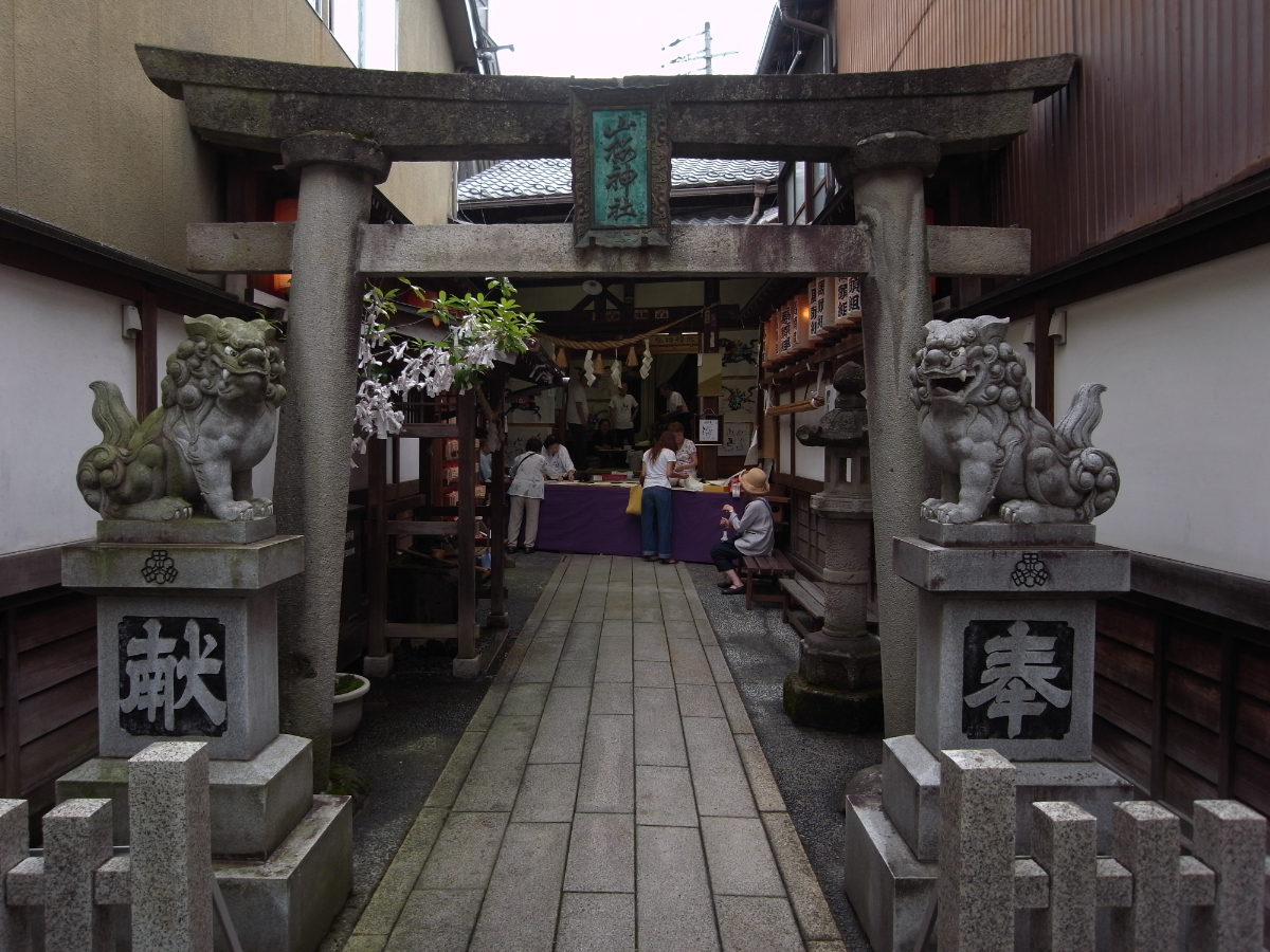 鳥居