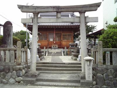 伊豆神社 鳥居と拝殿