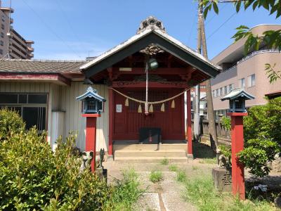 宵稲荷神社 鳥居と参道