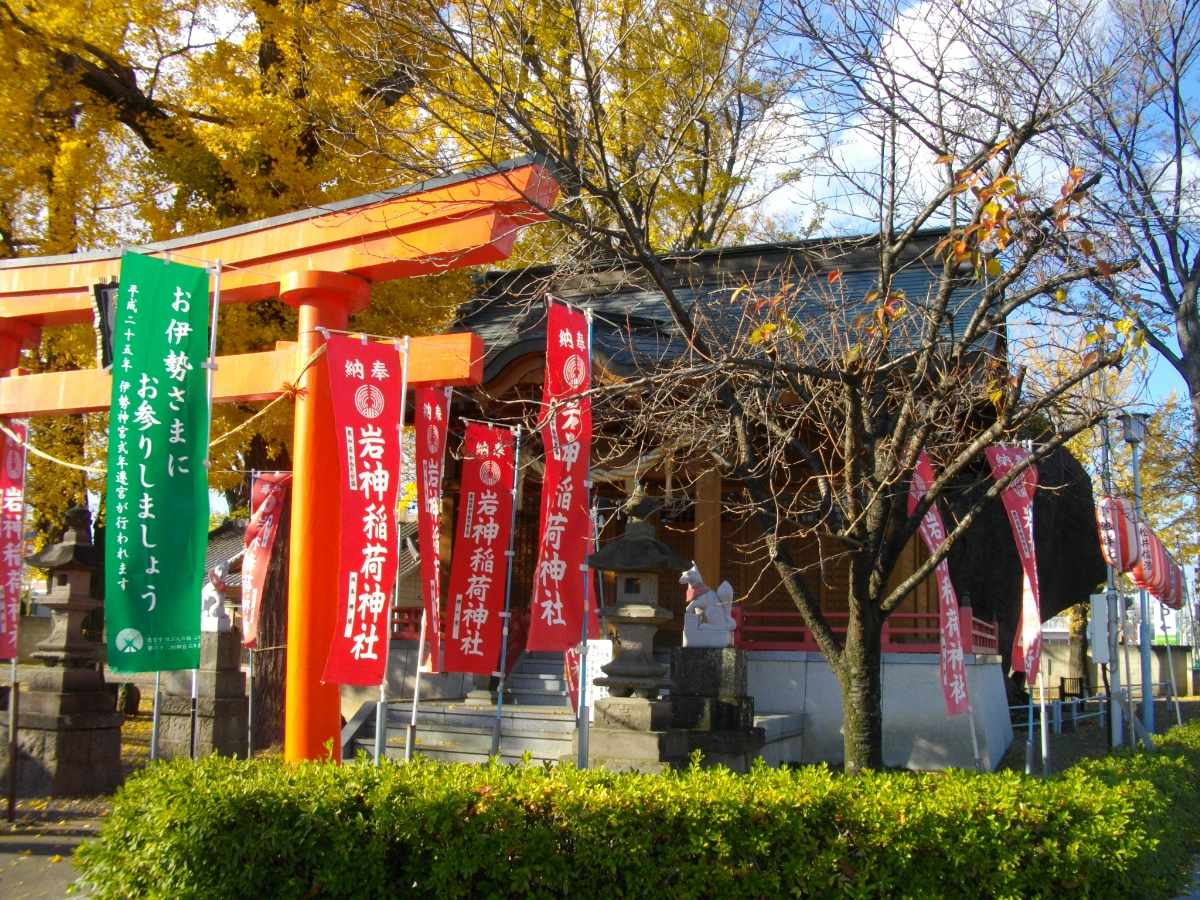 鳥居と拝殿