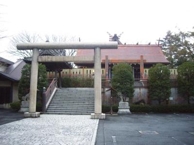 髙﨑神社 鳥居と拝殿