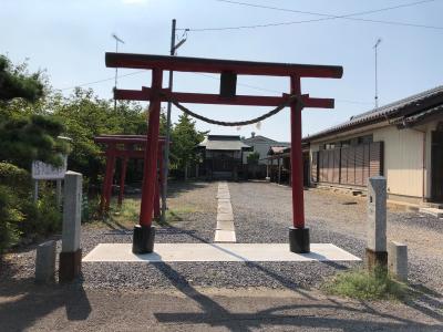夜明稲荷神社 鳥居と拝殿