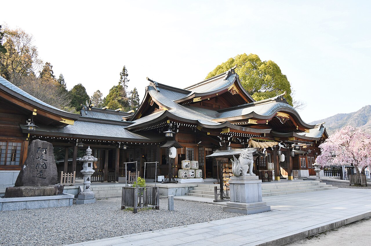 左近の桜、右近の橘