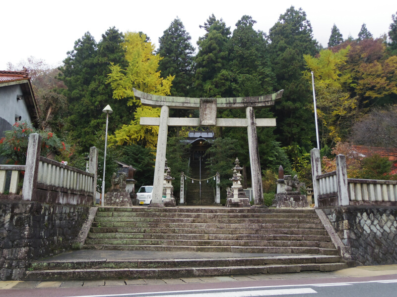 鳥居と石段