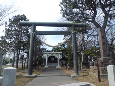 丘珠神社 鳥居と拝殿