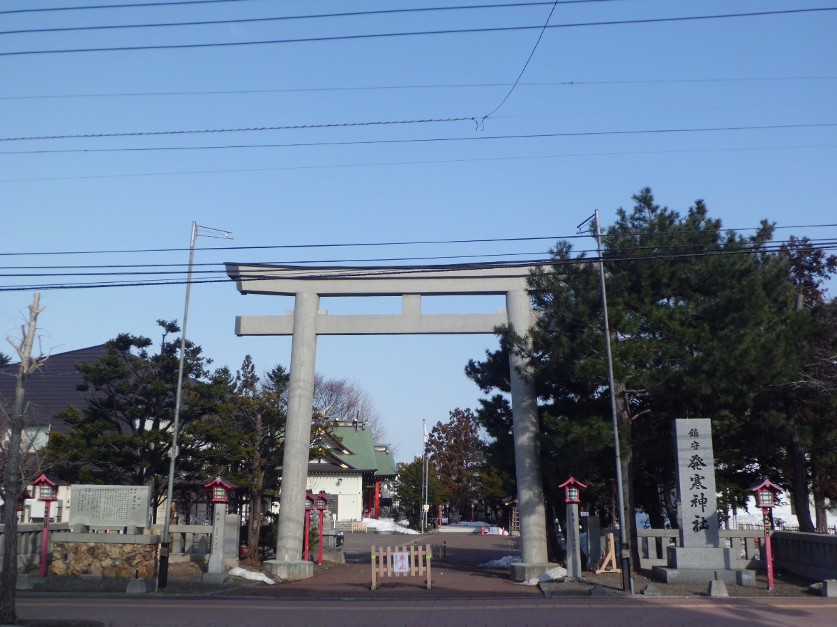 鳥居と拝殿