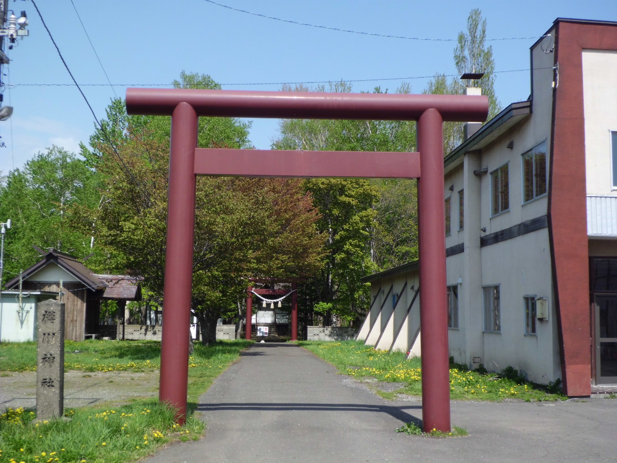 鳥居と参道
