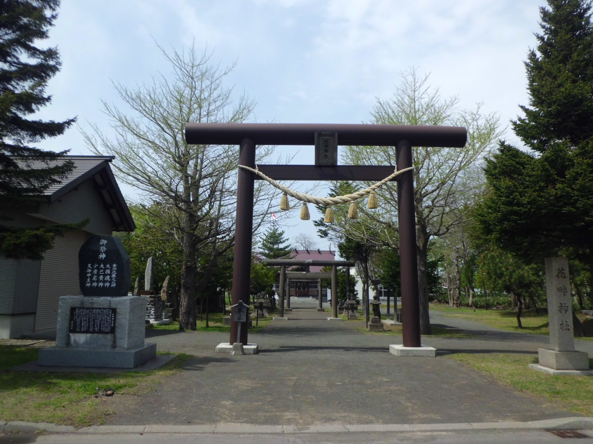 鳥居と拝殿