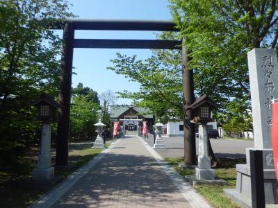 烈々布神社 鳥居と拝殿