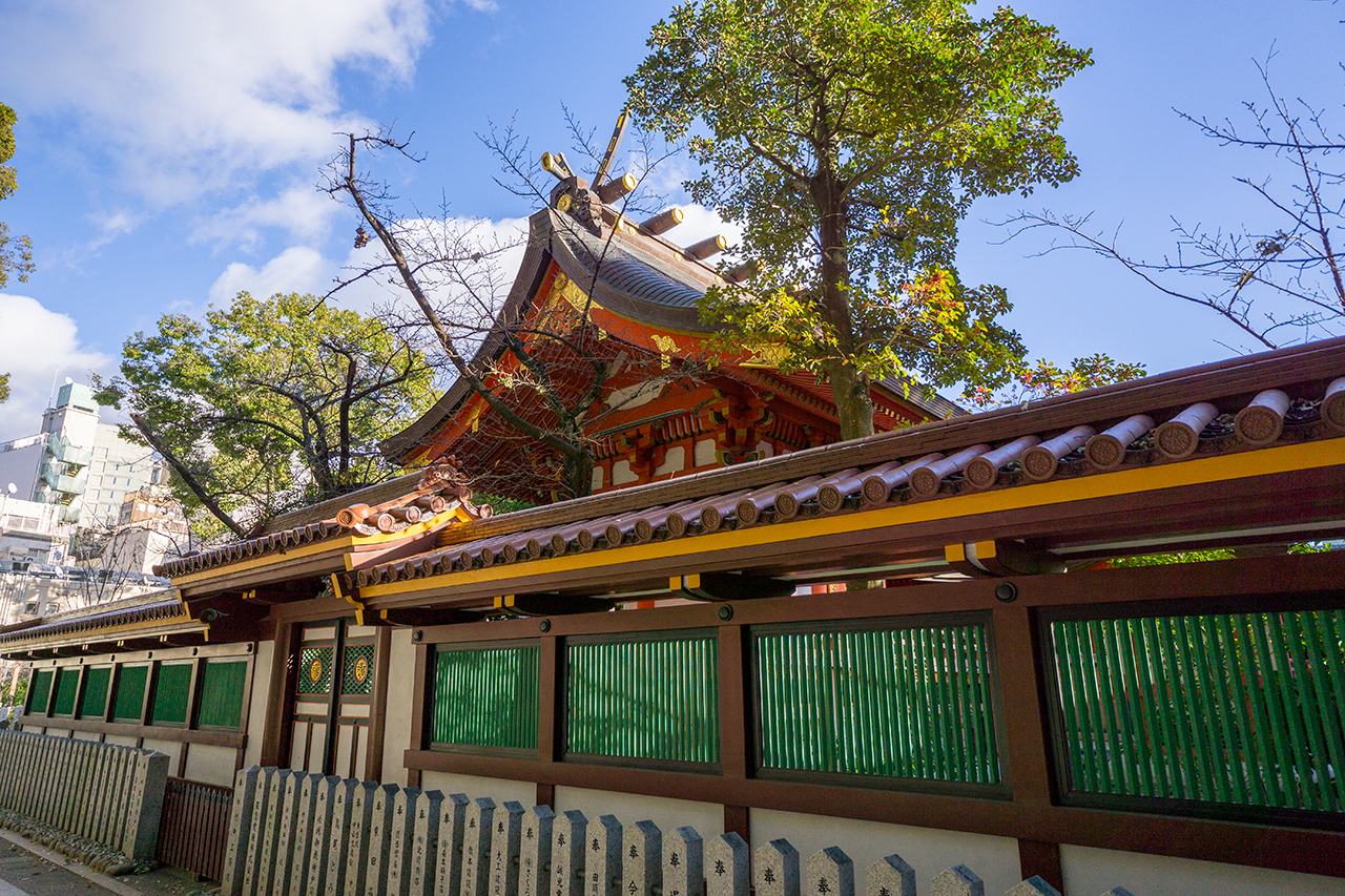 生田神社 外から見える本殿