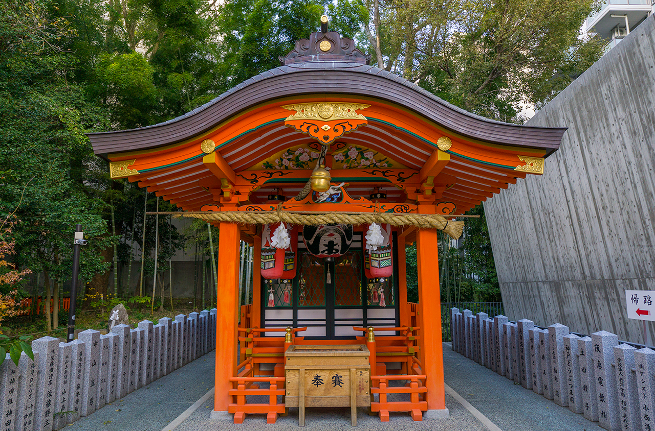 生田神社 稲荷神社 社殿