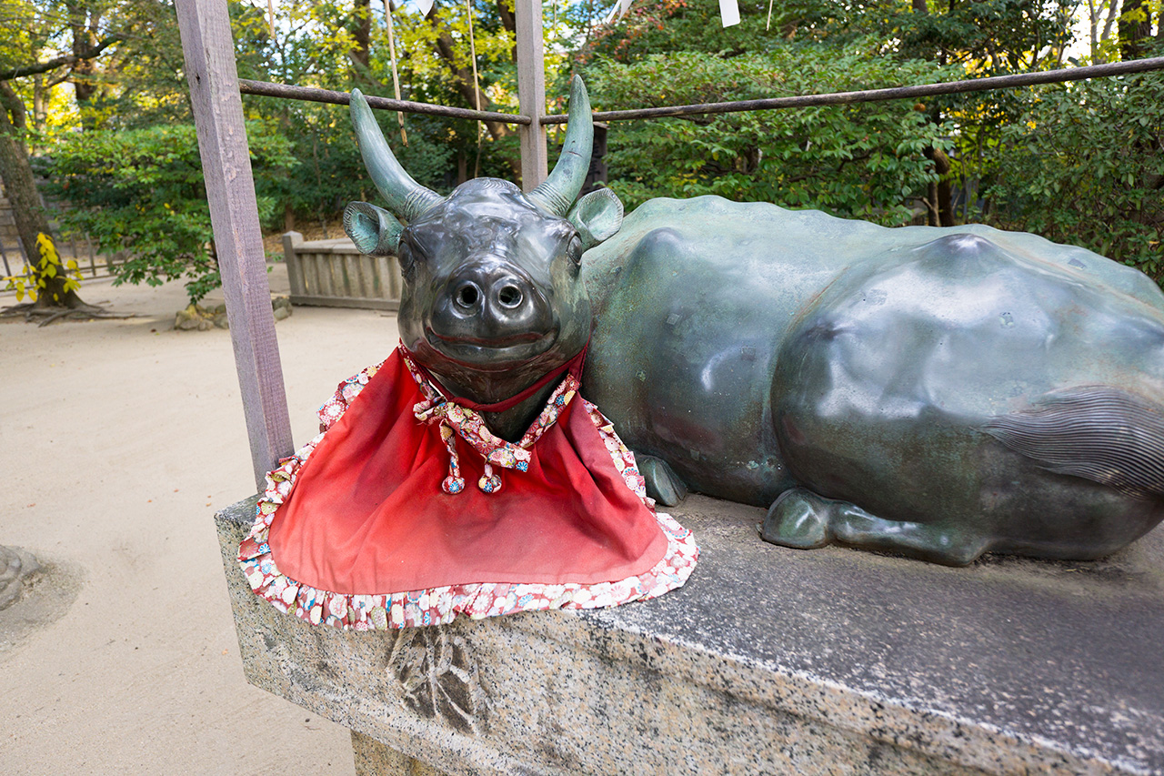 天満宮の銅牛の顔