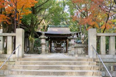 湊川神社 石畳の参道上の天満宮