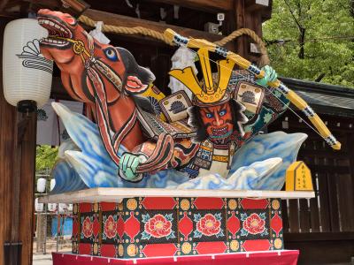 湊川神社 大楠公をかたどった「ねぶた」灯籠