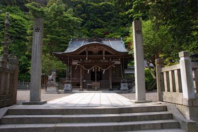 四所神社 鳥居と拝殿
