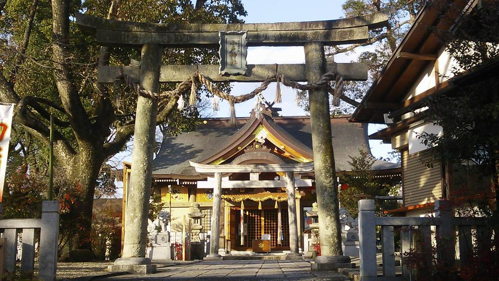 鳥居と拝殿