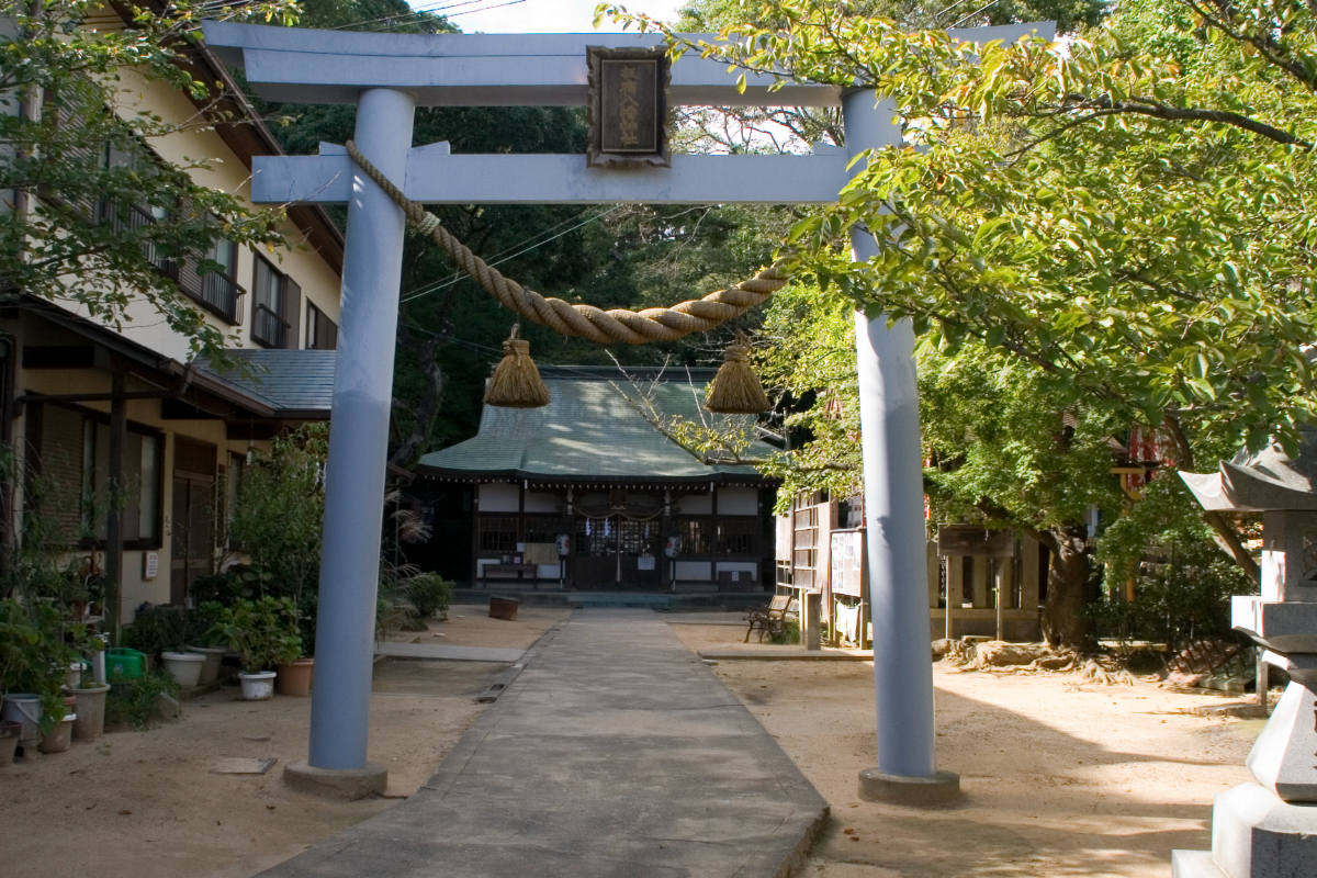 鳥居と拝殿