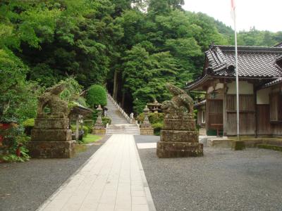 宇都野神社 境内参道