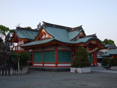 神戸神社 拝殿と本殿