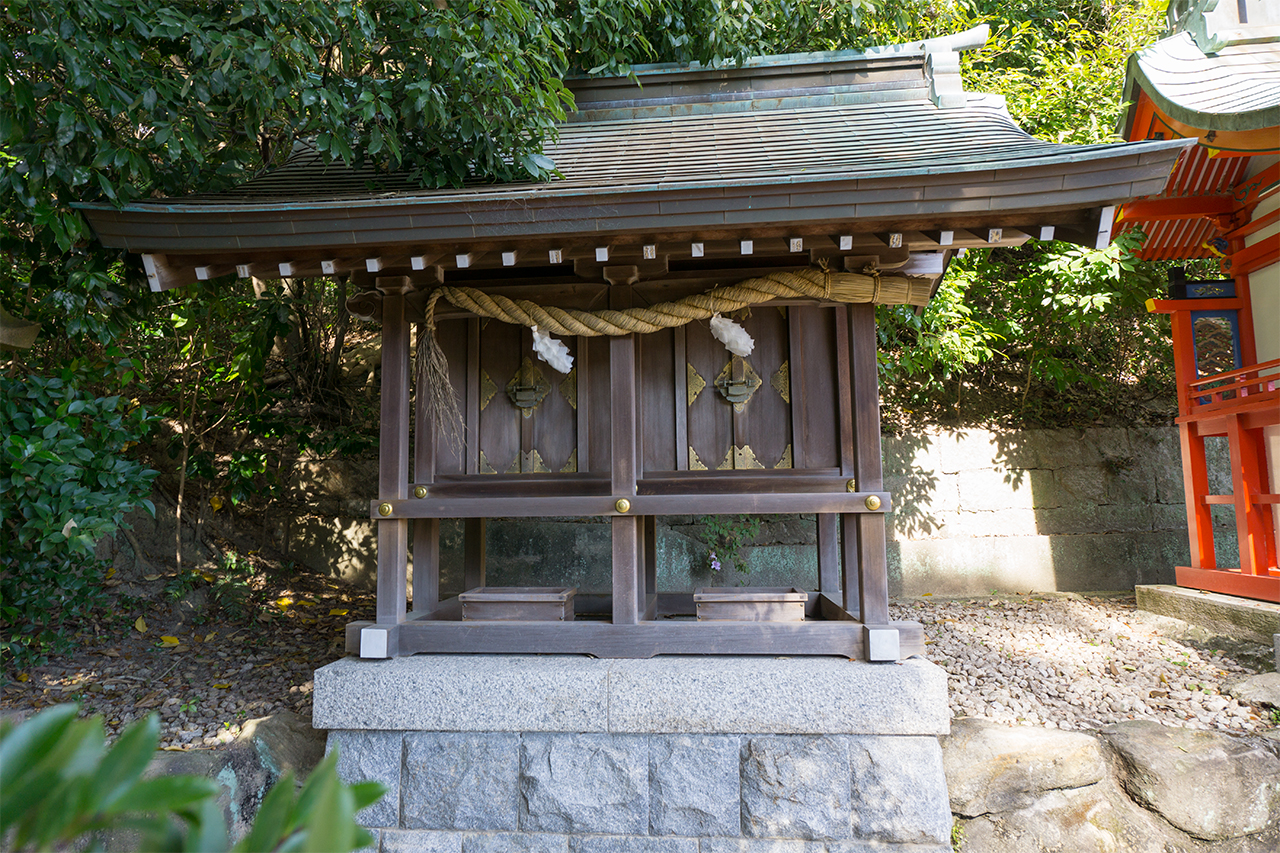 若宮社・池の明神様・地神様社殿