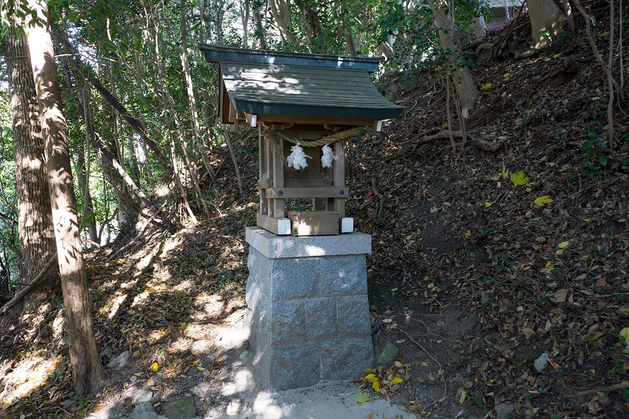 明神様社殿