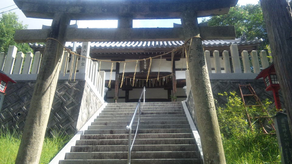 鳥居と拝殿