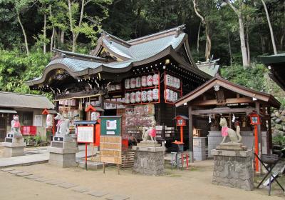 諏訪山稲荷神社 拝殿