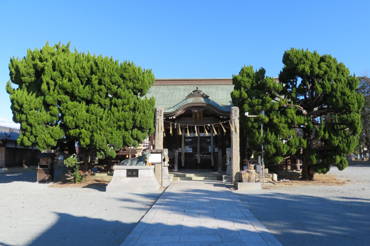 鳥居と拝殿