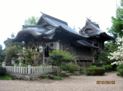 小田井県神社 拝殿と本殿