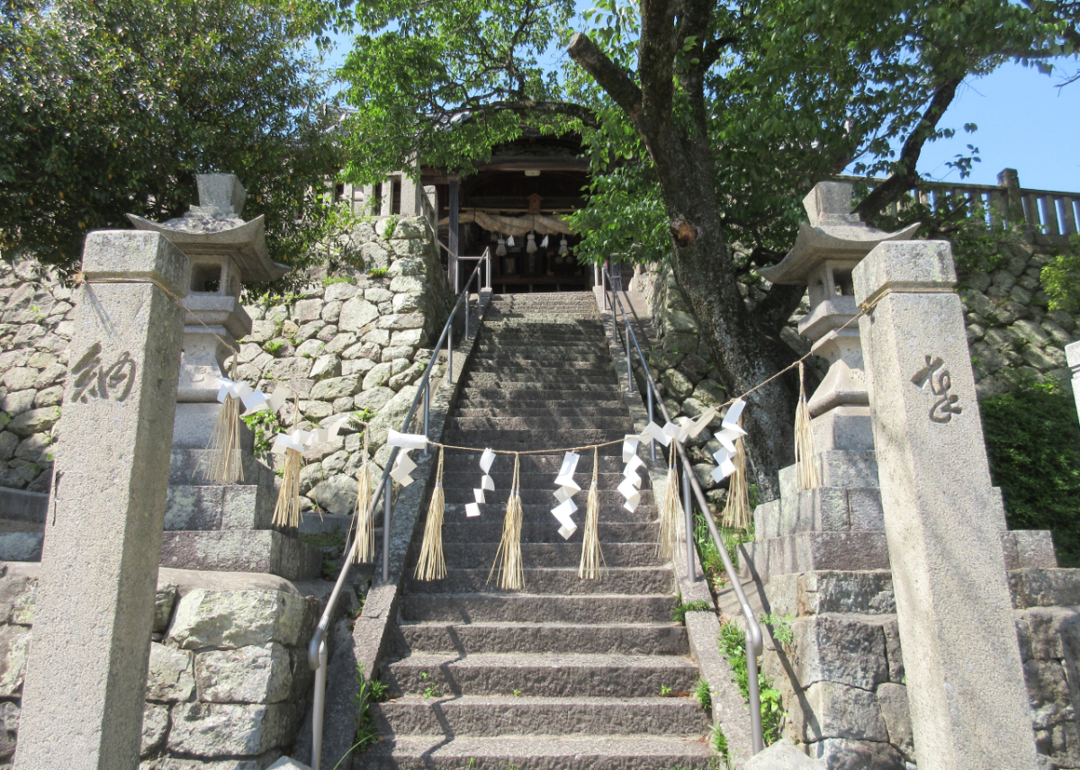 鳥居と階段