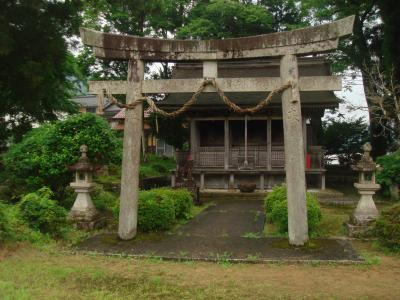 日出神社 鳥居と社殿