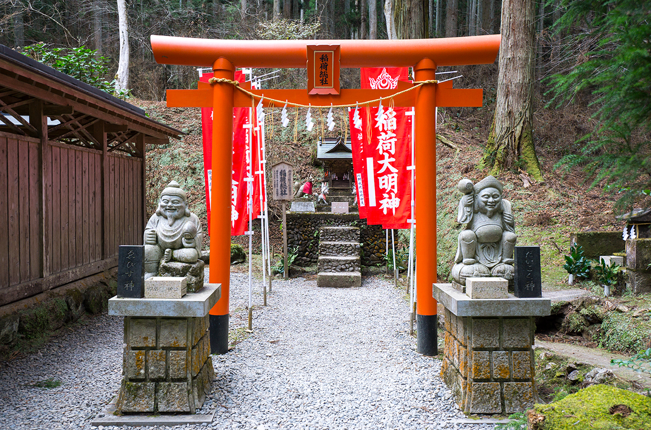 御岩神社 稲荷神社 鳥居