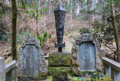 御岩神社 八大龍王神と入四間不動王の祠