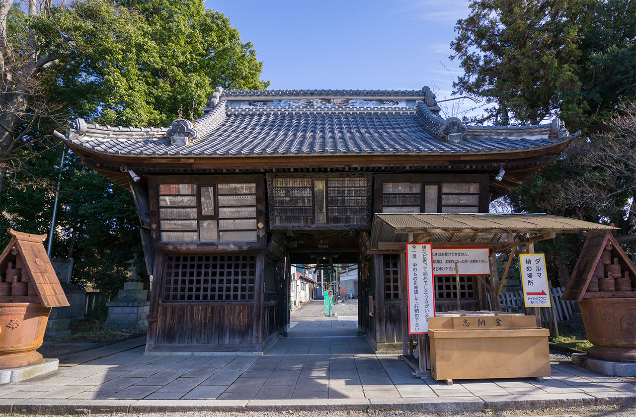 総門（東門）裏側