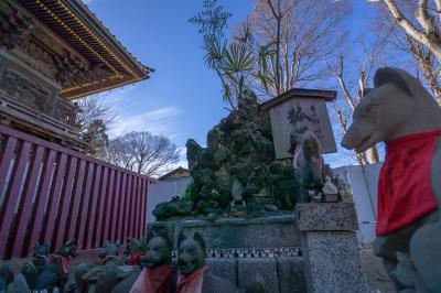 笠間稲荷神社 狐塚と本殿