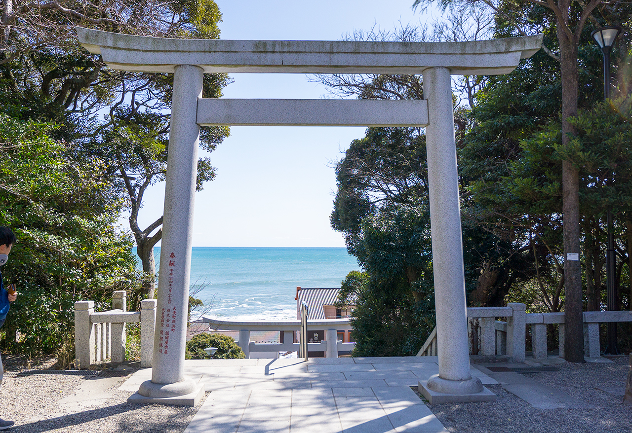大洗磯前神社 鳥居越しの景色